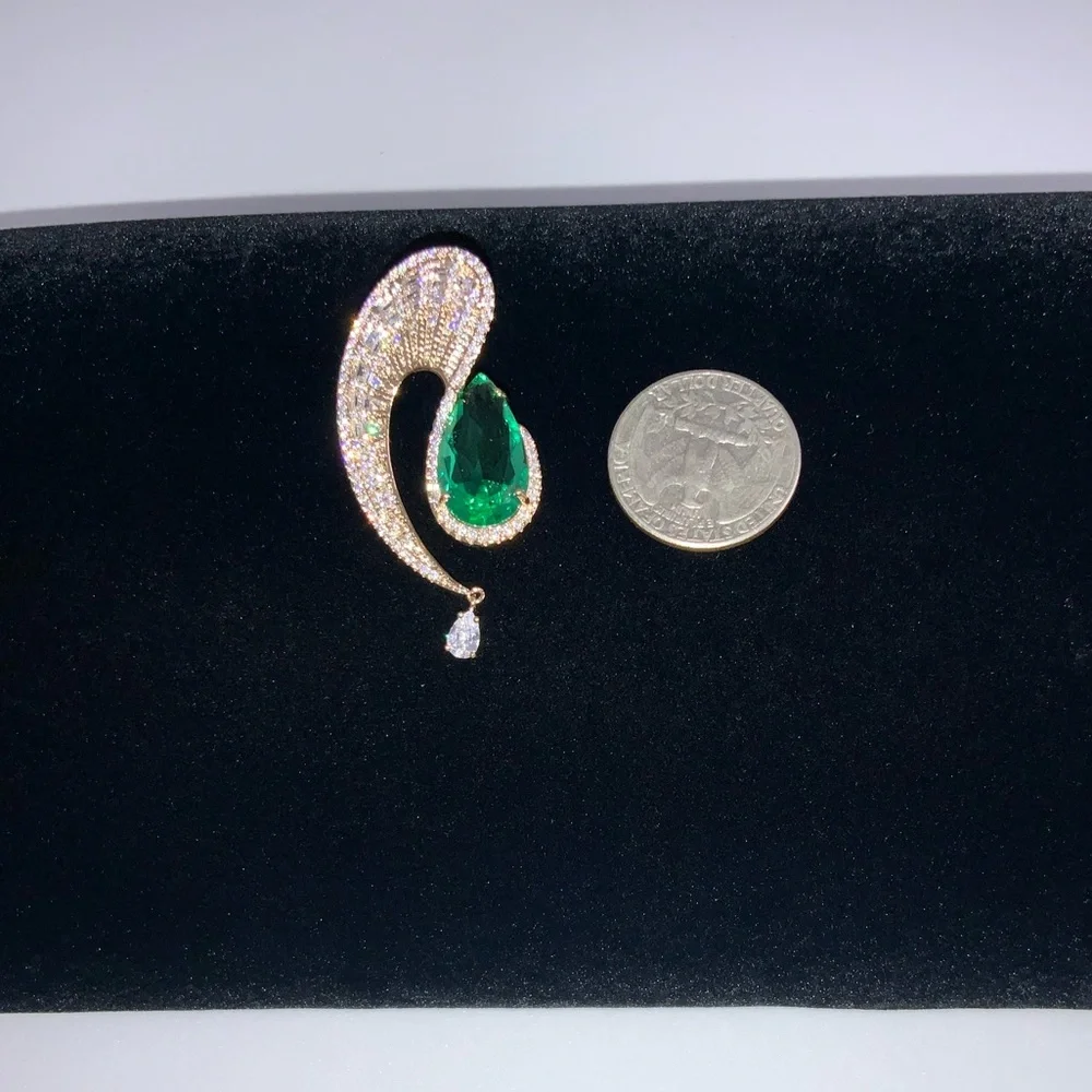 Emerald Talay Earrings - Picture 8 of 11
